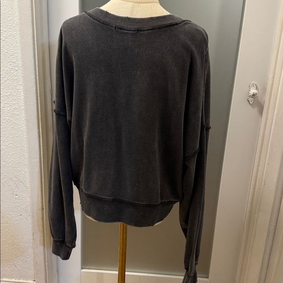 Black Crop V-Neck Sweatshirt - Picture 3 of 5